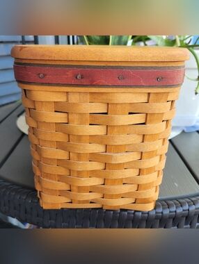 Longaberger 1994 Fathers Day Tissue Basket W/Lid, Liner And Tie On